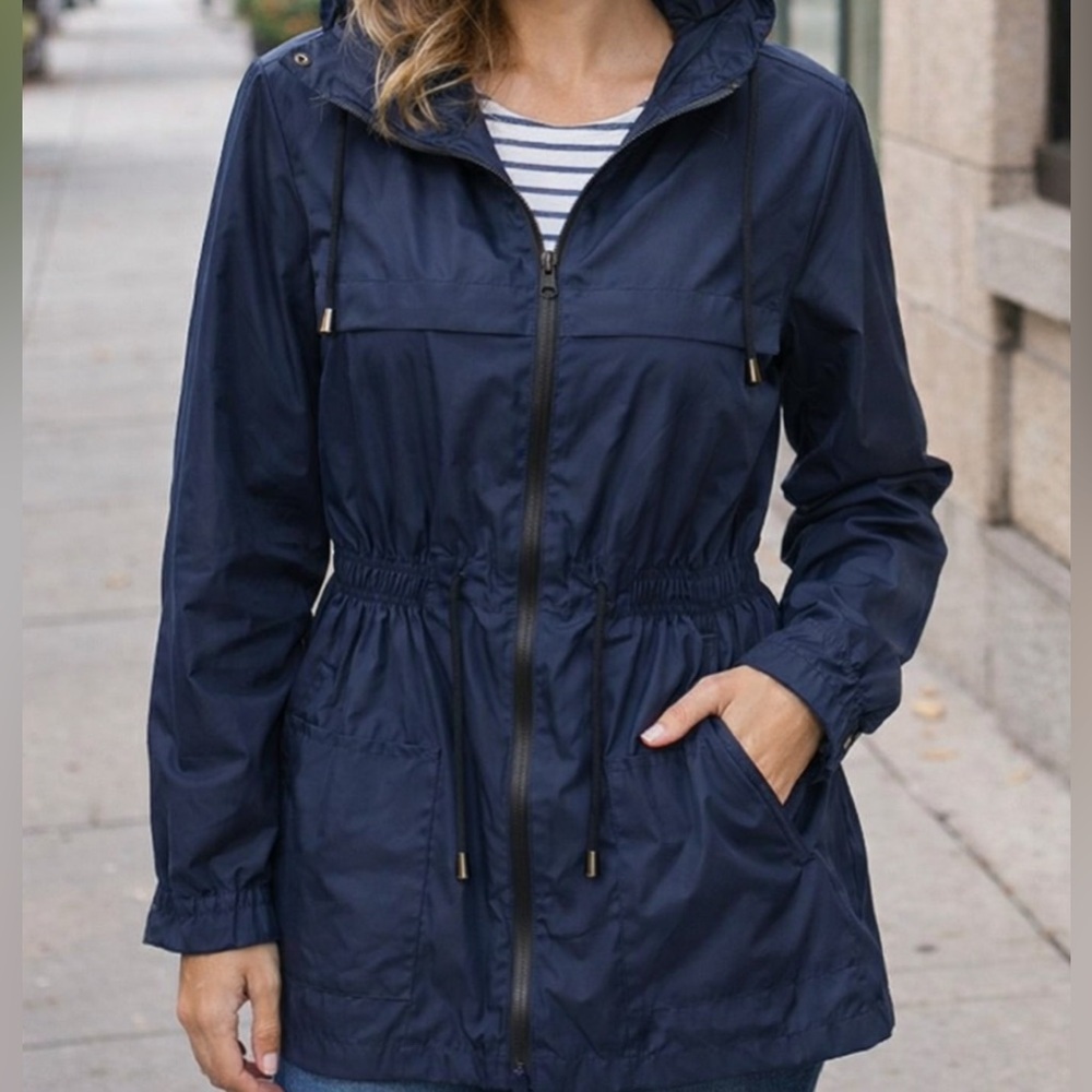 Raincoat Dark Navy Blue Color - Hooded, 
Size Medium
98 % Polyester, 2% Spandex